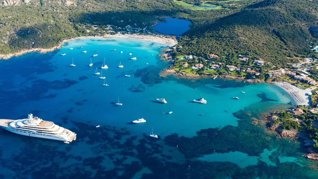 La costa del Pevero sulla Costa Smeralda